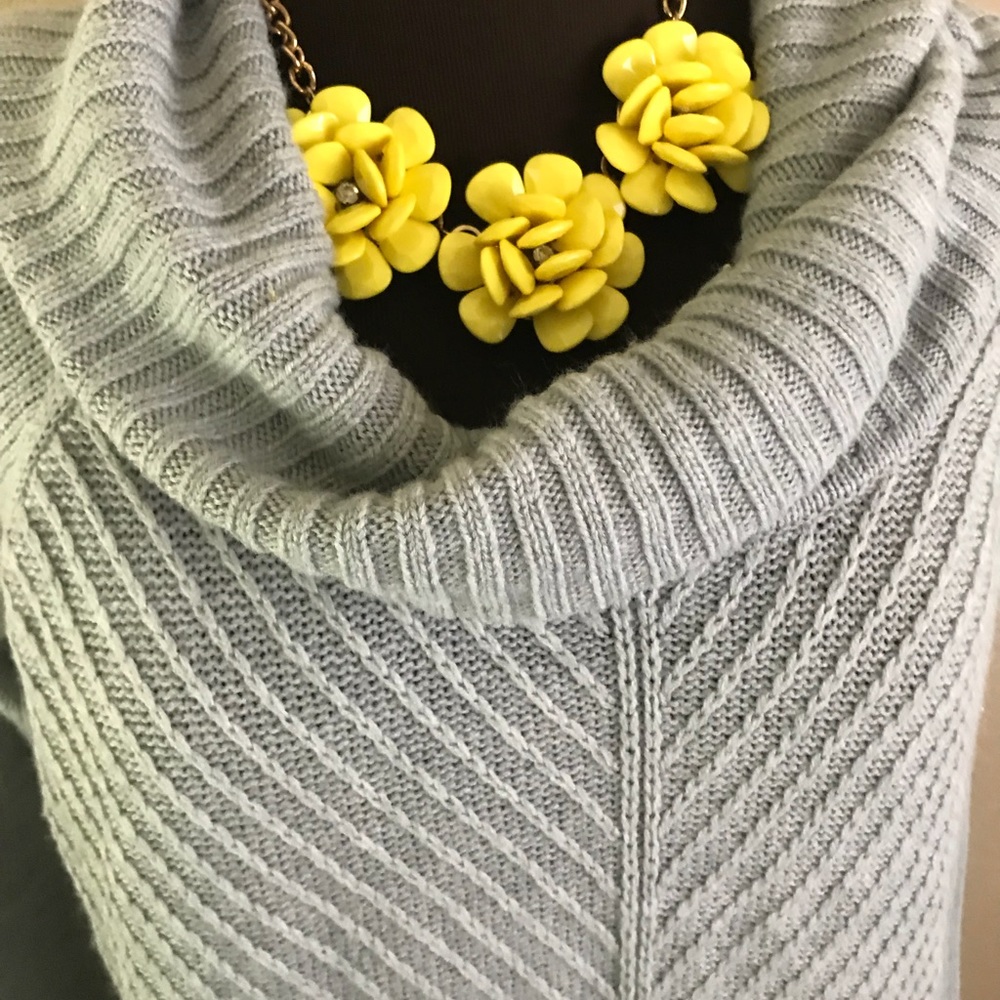 🎉SOLD 🎉Grey Cowl Neck Sweater XXL 20 - Picture 7 of 7